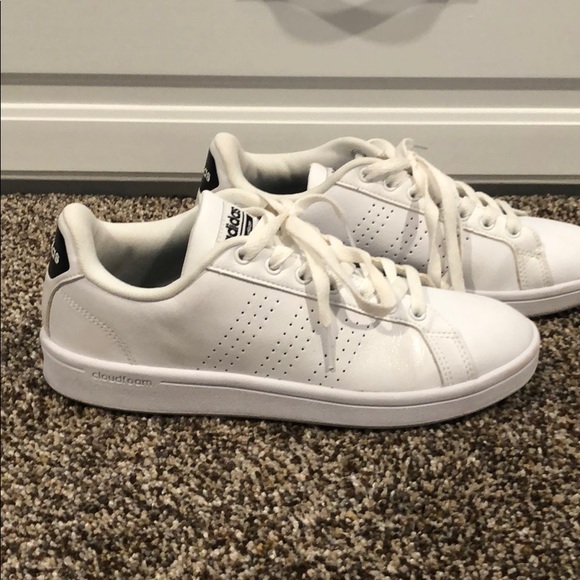 Nearly new all white adidas - Picture 3 of 5